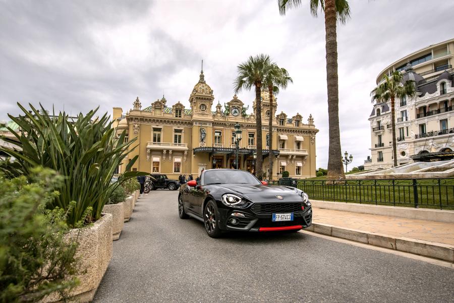  Abarth 124 Spider 70esimo Anniversario (348) 2019 года  (фото 9 из 16)